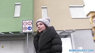 PervCity: Kenzie Reeves نے مائیکل سٹیفانو سے اپنی منڈوائی ہوئی بلی کو PornHD پر چودنے کی درخواست کی