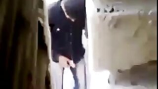 پیارا نوجوان پہلی تاریخ پر ایک کچا بھاڑ میں جاؤ سیشن ہو جاتا ہے