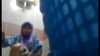 بریزرز: PornHD پر بڑے نیچرلز کینڈر سنڈر لینڈ کے لیے دودھ دینے کی میز